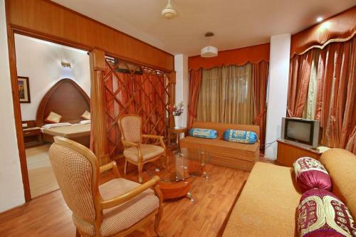 Hotel Woodland
