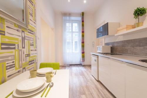 Standard Apartment By Hi5 - West End Center