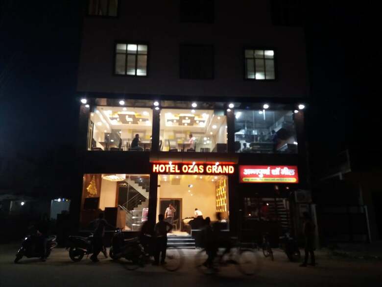 Hotel Ozas Grand