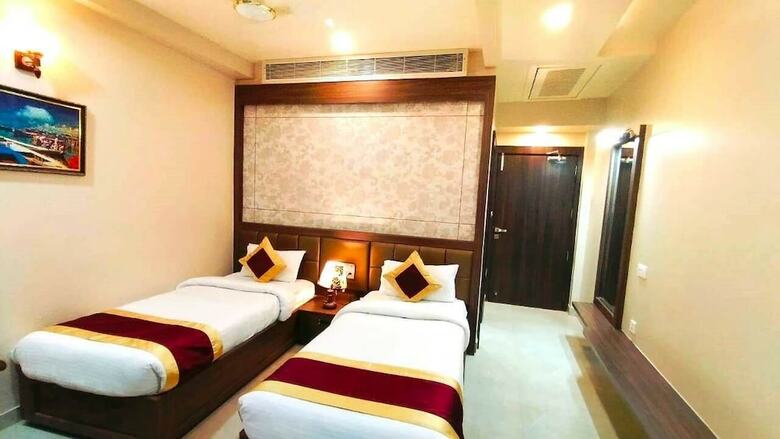 Hotel Ozas Grand