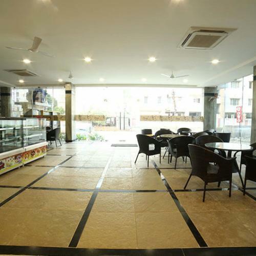 Hotel Falcons Nest Lariviera