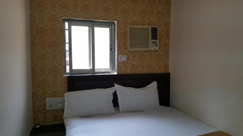 Hostal Hotel Al Mehraj