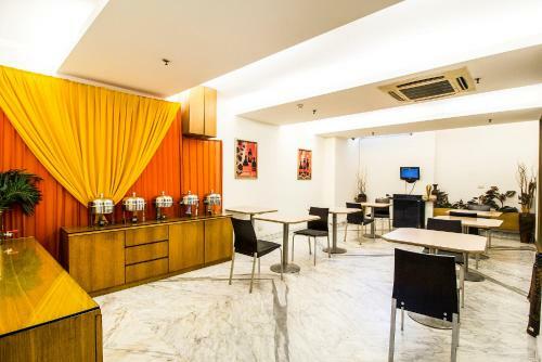 Fabhotel Raj Darbar Iffco
