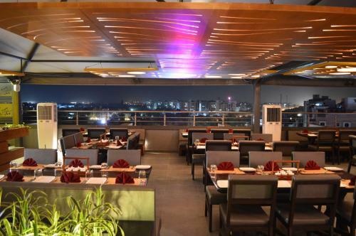 7wonders Hotel Gandhinagar