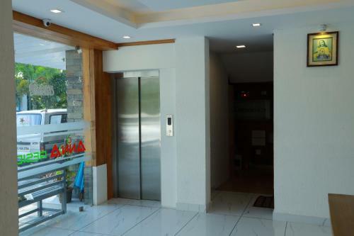 Hotel Anna Residency