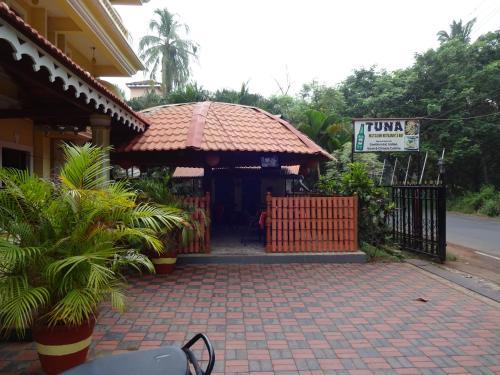 Hotel The Village Inn