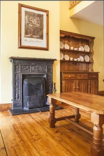Old Killarney Cottages