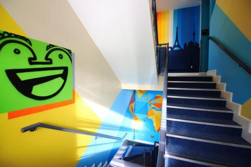 Snoozles Tourist Hostel