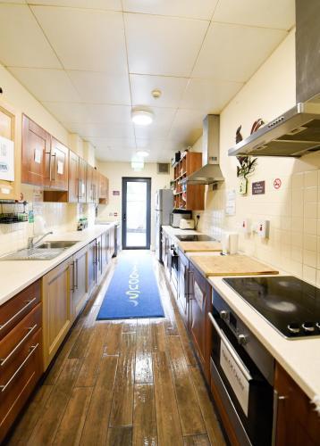 Snoozles Tourist Hostel