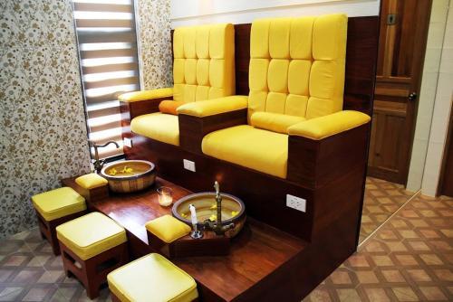 Hotel Batangas Country Club