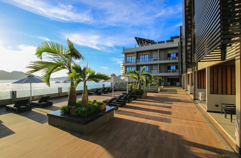 Two Seasons Coron Bayside Hotel