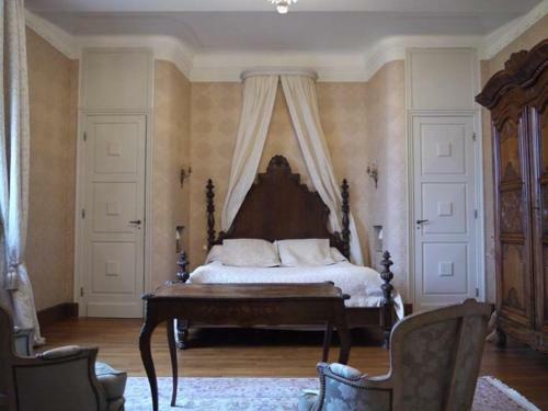 Hostal Ch�teau Fran�ois D'o