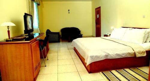 Monarch Hotel