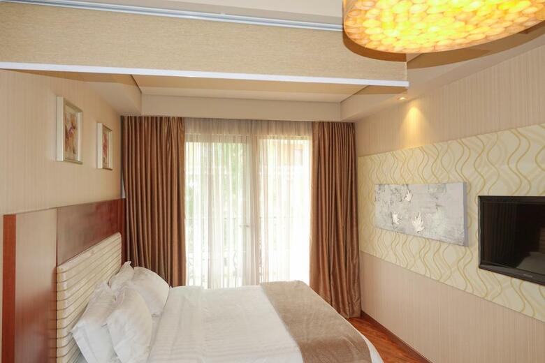 Luxury Dreamland Oasis Apartments