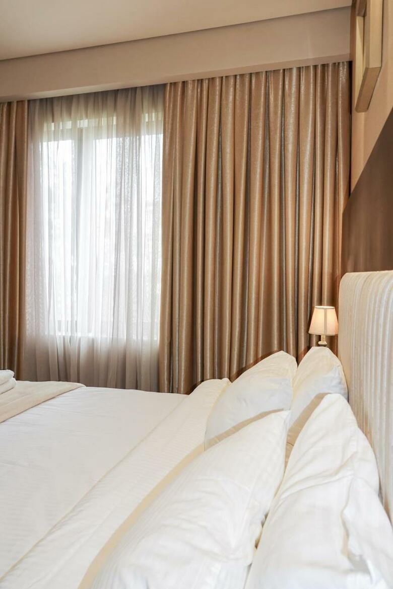 Luxury Dreamland Oasis Apartments