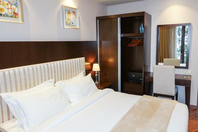 Luxury Dreamland Oasis Apartments