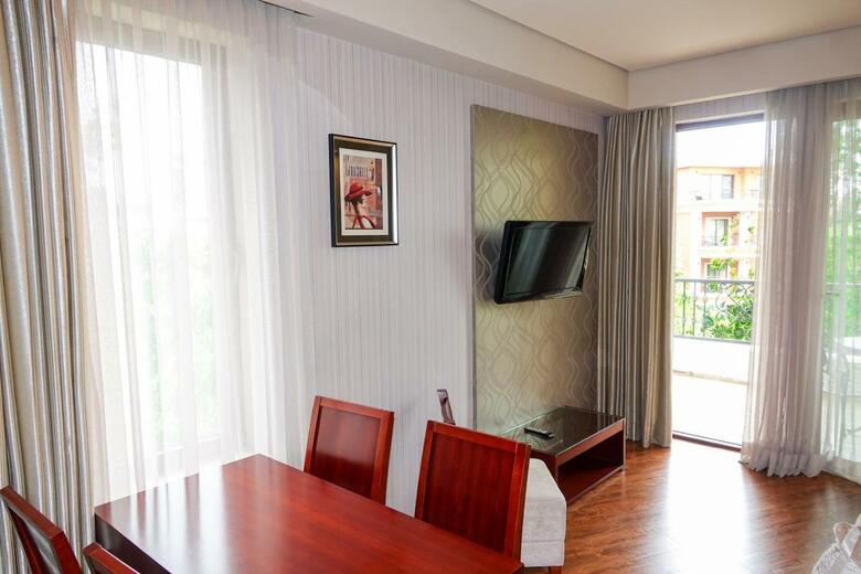 Luxury Dreamland Oasis Apartments