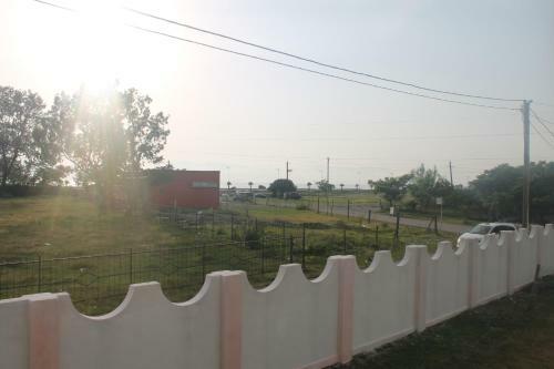 Hostal House Near Beach