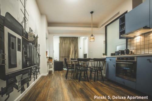 Carmel Boutique Apartment