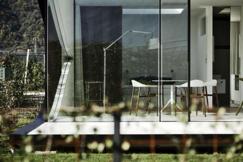 Mirror Houses