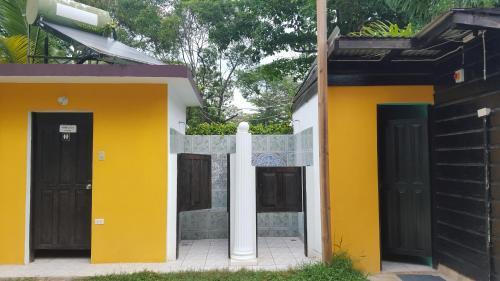 Hotel Secret Cabins At Firefly Beach Cottage