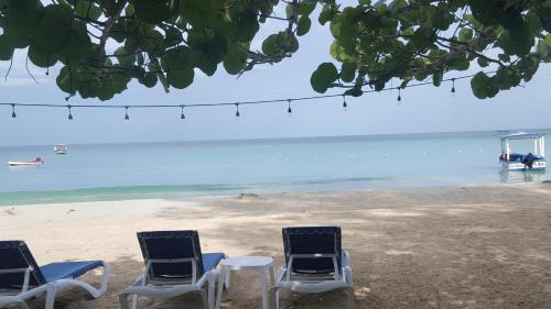 Hotel Secret Cabins At Firefly Beach Cottage