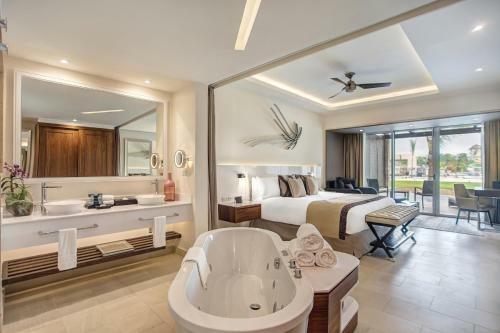 Hotel Royalton Blue Waters All Inclusive
