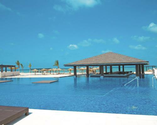 Hotel Royalton Blue Waters All Inclusive