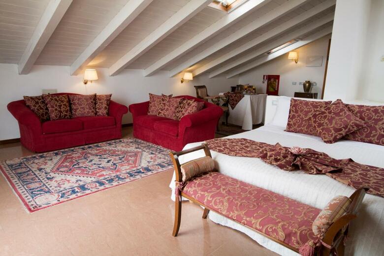 Hotel Lady Mary