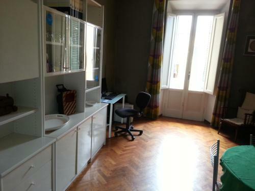 Hostal A Due Passi Dal Treno Affittacamere