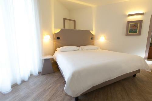 Hostal Al Campanile-aparthotel & Suite