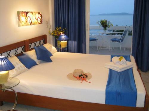 Hostal Neapoli Rooms