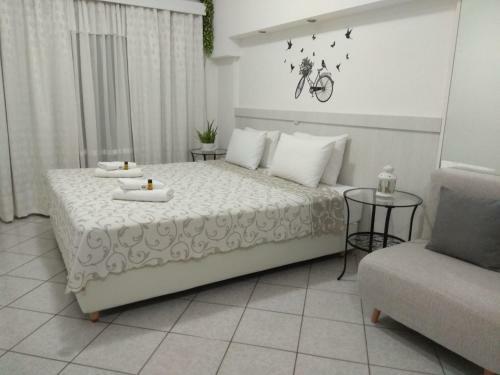 Hostal Neapoli Rooms