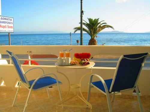 Hostal Neapoli Rooms