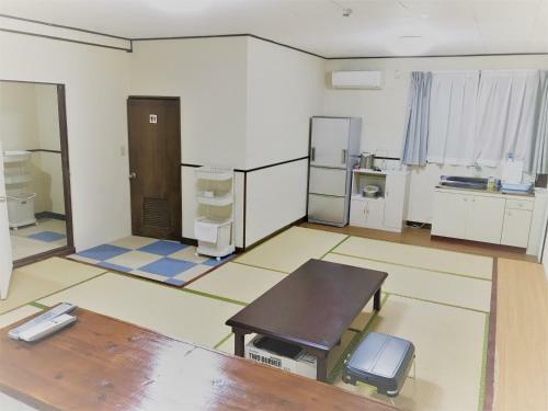 Hostal Pension Crystal Inn Onna