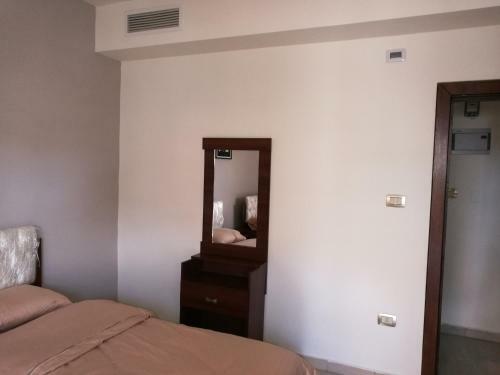 Cozy Dair Ghbar Apartment