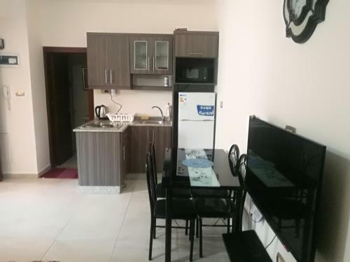 Cozy Dair Ghbar Apartment