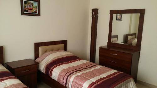 Cozy Dair Ghbar Apartment