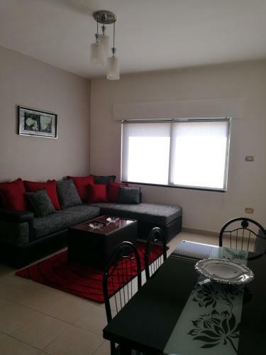 Cozy Dair Ghbar Apartment