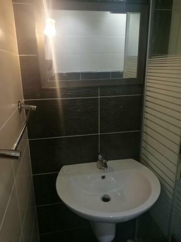 Cozy Dair Ghbar Apartment