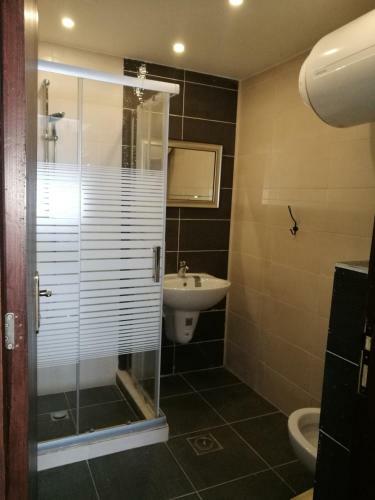 Cozy Dair Ghbar Apartment
