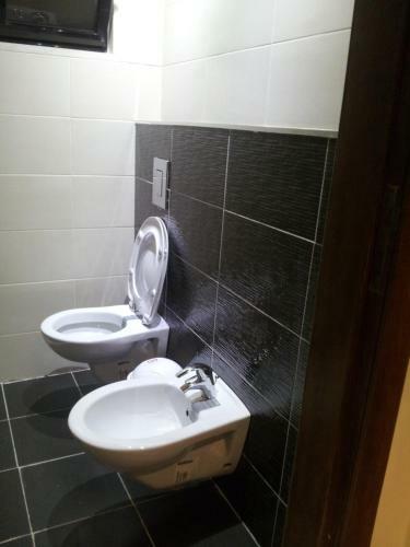 Cozy Dair Ghbar Apartment