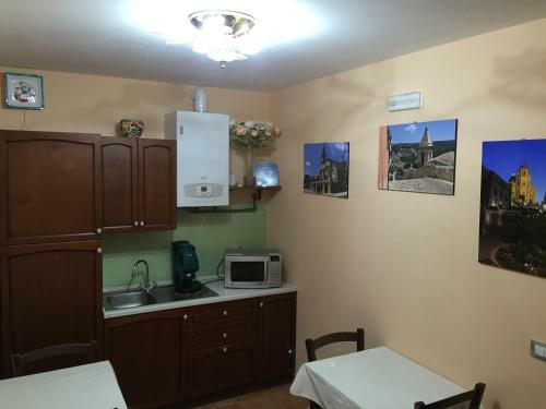 Bed & Breakfast Hostel H24