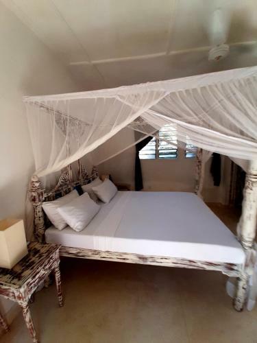 Posada Seawhispers Inn