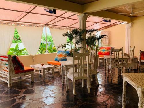 Posada Seawhispers Inn