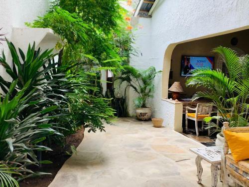 Posada Seawhispers Inn