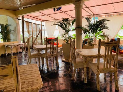 Posada Seawhispers Inn