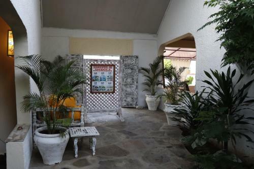 Posada Seawhispers Inn