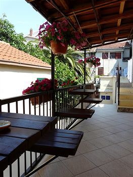 Residencia House Sandra - Guest House