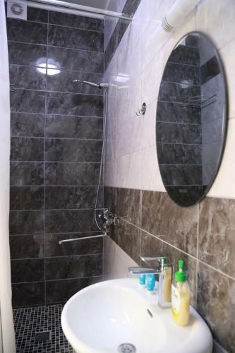 Hostal Center Hotel
